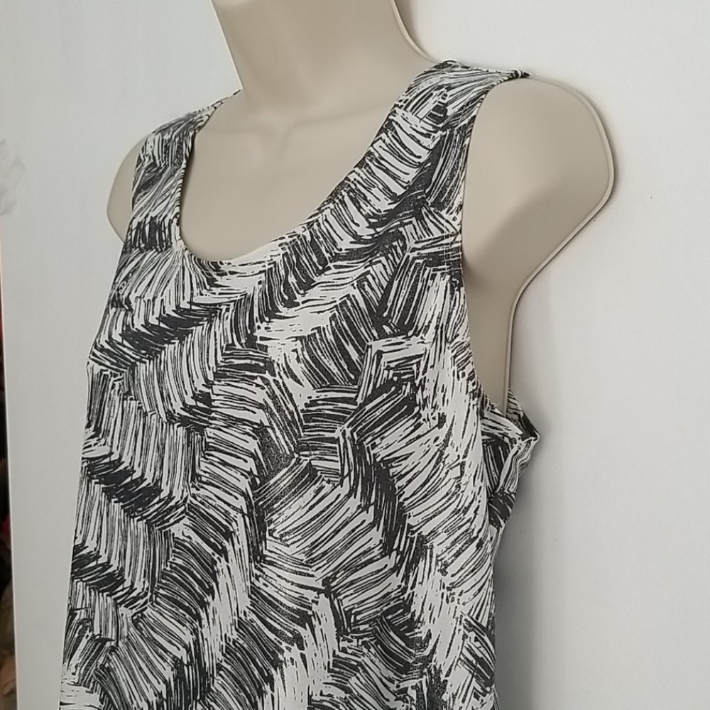 Chico's Travelers Classic Etched Leaf Tank M - Picture 5 of 12